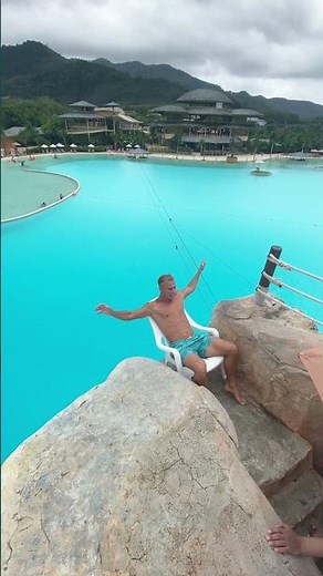 Wait until the end!!!!!😅😧😬 #tiktok #youtube #waterpark #thailand #cliffdiving #bluetreephuket