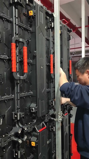 Installing an LED Display Cabinet on a Rack—The Right Way #linsnled #ledcabinet