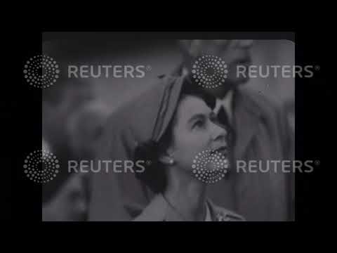 1954 UK: THE QUEEN LAUNCHES SOUTHERN CROSS: