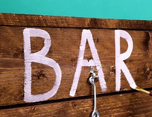 How to create a bar counter using simple wooden pallets! | 5-Minute Crafts UK