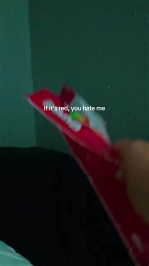 latix.girl (@latix.girl)’s video of Red