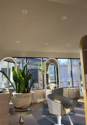 Good morning in the salon ❤️🫶🏻