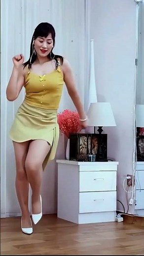 A0GCW77请青青广场舞