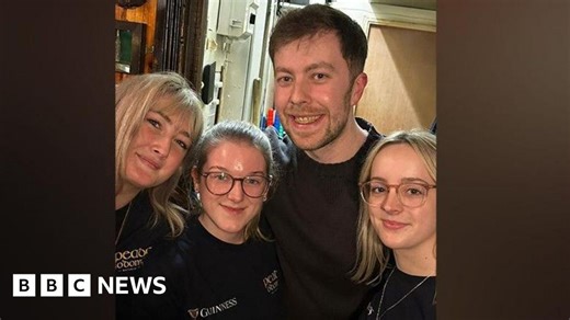 Kingfishr delight Londonderry pub goers with impromptu gig