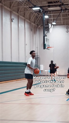 SB ELITE on Instagram: "What is the song that gets you locked in for game day hoopers 🏀🔒 #basketball #hoopers #gameday #basketballplayer #lockedin #athlete #mustwatch #bestsong #athlete"