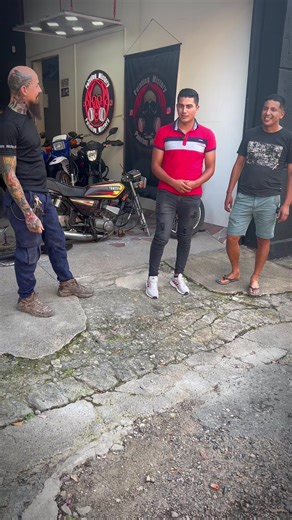 610K views · 19K reactions | Viajaron desde ECUADORpara poder dejar su RX-115 y cumplir su Sueños | Painting Mistery | Facebook