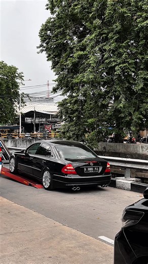 Full Restoration of Mercedes-Benz W211: A Timeless Transformation