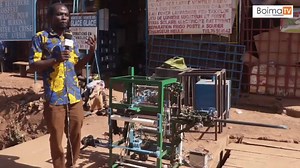 905K views · 10K reactions | Économie : Une machine à tisser automatique solaire du Faso Danfani, made in Burkina Faso par le chercheur inventeur KUSHIATOR Newlove Kwaku Issa, résidant au Burkina depuis ses 3ans. Son père l'a retiré de l'école en classe de CE2. Il prévoit former 1000 jeunes, avec l'accompagnement de bonnes volontés, dans le domaine de l'automatisme. www.boima.tv Tel : 00226 62 46 90 90 / 70 20 74 30 | BurkinaOnline | Facebook