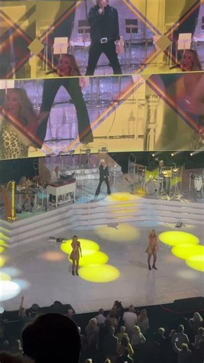 You Haven't Heard This Rod Stewart Song Until You Hear It Live #RodStewart #LiveMusic #ConcertClip