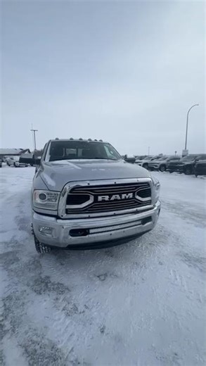 NEW ARRIVAL : 2017 Ram 3500 Limited Dually