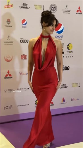 Disha reels on Instagram: "Throwback ✨🦋 Follow @disha_reels_ for more videos and updates. . . . . #dishapatani #dishapatani143 #dishapatanifanclub #dishapataniworld #dishapataniofficial #dishapatanimyheart #dishapatanimyheart #dishapatani❤️ @dishu.myworld @dishas_minion @disha_patani_crush @disha_patani13 @dishafyp7 @dishapatani_fanverse @disha.x_patani @dishapatani9011 @dishapatani4k @disha_patani13 @officiallydishapatani @dishapataniverse @disptn @_kriti_naughty_ @bollywxxd"