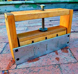 How to Make a Soil Blocker