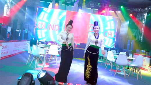 hai ido tây bắc quẩy tung cả trung tâm hội nghị quốc gia luôn | Thích Billo 26