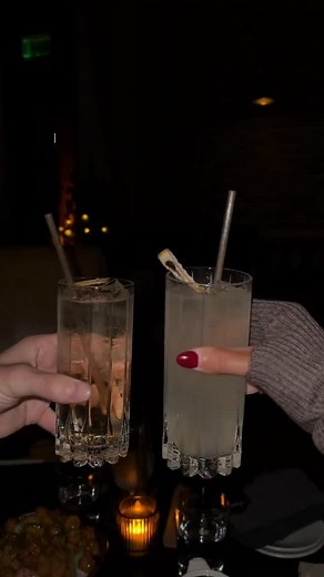 Save this and plan ahead for your next Halloween in Nashville🎃 Okay I know we’re all in Christmas mode but let me stretch out the spooky vibes for 1 more day okay🤣 I might have to spend everyyyy Halloween in Nashville lol this was so much fun!! Broadway is usually what comes to mind when you think about night life in Nashville, but this party at Harriet’s at @1hotel.nashville was definitely less chaotic and more good vibes. The actors were doing such a great job, food was delish as always, and