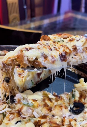 Cheesy Crown Crust Pizza Recipe
