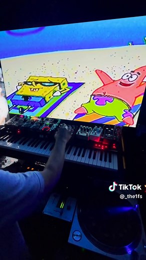 SpongeGuard on duty 🧽#spongebobsquarepants #patrickstar #spongebob #spongebobmemes