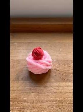 Human yarn roller (tutorial)