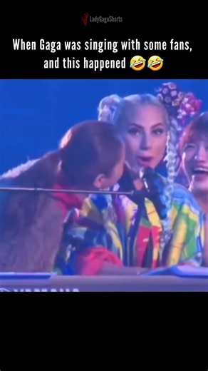 Some fans sing along with Gaga and this happened 🤣