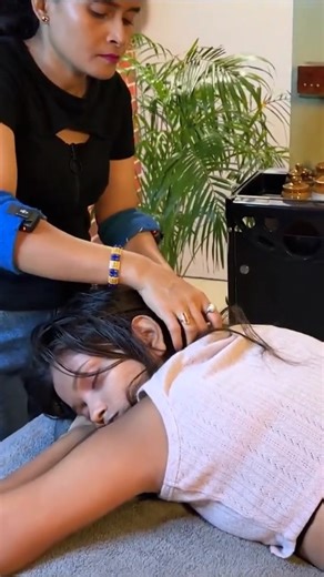 115K views · 1.4K reactions | Back Massage Asmr Upper Body Massage with hand #relax #relaxing #massage #headmassage | Mastersaiboo | Facebook