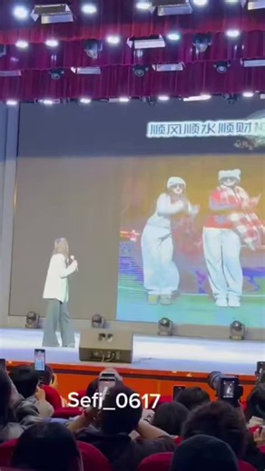 She's so funny SAROCHA AT TIANJIN EVENT #FreenFanSignInTIANJIN #solennEntertainment #srchafreen#FREEN #BUNNY