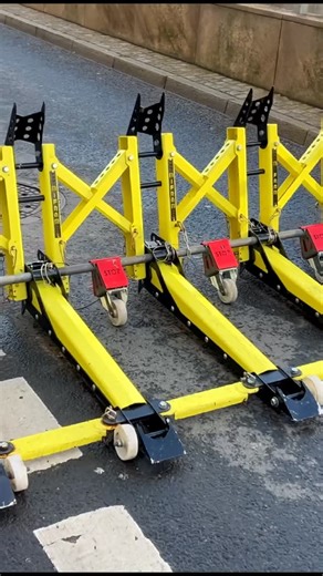 Martin_und_Viola on Instagram: "🎄 Dresden zur Weihnachtszeit Der Striezelmarkt – Tradition, Atmosphäre und echte Weihnachtsstimmung. 👉 Wart ihr schon mal hier? Was ist euer Highlight: Pyramide, Baum oder Karussell? #striezelmarkt #dresden #weihnachtsmarkt #reelsdeutschland #christmasvibes #vlog"