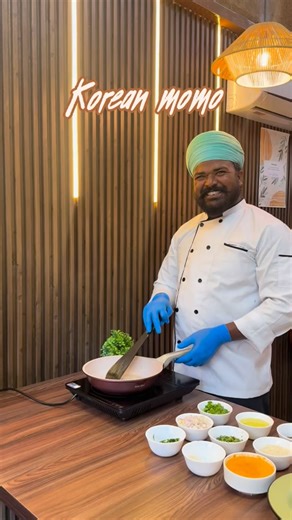 Sardar Ji making our famous Korean Momos👌🏽🌶️ #indochinese #kullu #momo | Food Talkies