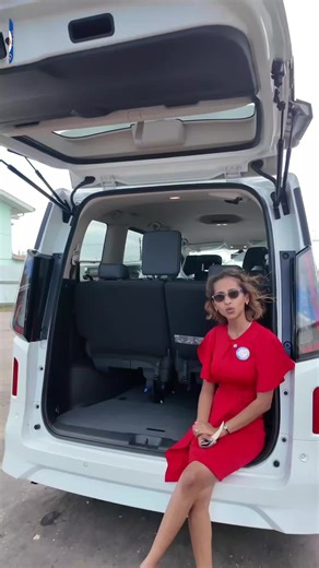 Nissan Serena Review: Stylish Performance and Comfort