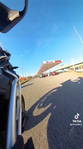 12K views · 100 reactions | Quanto consuma la Bmw R 1250 GS Adventure? #bmwmotorrad #bmwgsadventure #unpienocon #insella | InSella | Facebook