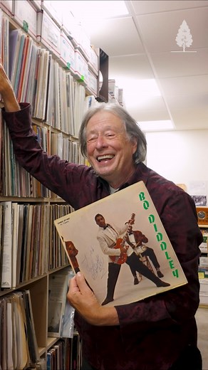 1.2K views · 17 reactions | Legendary Music executive Ed Salamon gives us a tour of his massive record collection with over 36,000 items on display. #SignatureSpaces heads to Nashville for a one-of-a-kind record collection. #album #vinylcollection #SignatureSpaces #recordcollection #homedesign #BuildwithCox | Cox Interior | Facebook