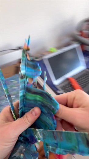 What our day-to-day looks like in our plastic recycling studio 👀 This time we turn plastic waste into an order for a B2B customer, making clipboards from plastic waste. So here’s a POV of what the cutting process is like. To see shredding and melting, check out our previous reels and if you’d like detailed information on how to start your own plastic recycling workshop, DM us with the word “join” and I’ll DM you the waitlist link ♻️