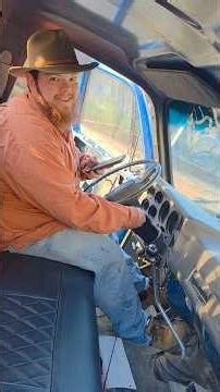 Typical Carburetor Engine Start #mechanic #squarebody #chevytrucks #shorts