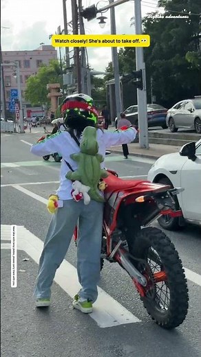 Is she a pro or a beginner?! Stalling a tall dirt bike 🤡 #dirtbike #girlrider #motorcyclefails