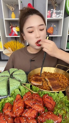 Chicken Wing Mukbang | Daning ASMR