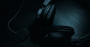 Download & Play Hits Radio Favorites on PC & Mac (Emulator)