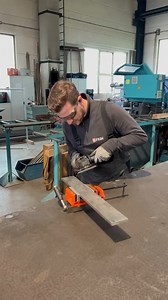 De nouveaux venus sur le marché ! ‍♂️ Les nouveaux #mors de protection en #aluminium pour notre #étau mobile #VersaMAG. Vous gagnez ainsi un temps précieux pour les retouches - car les mors de protection sont le compagnon parfait pour tout #atelier travaillant avec des pièces fragiles. 酪 Le mieux est d'en discuter dès maintenant avec l'un de nos conseillers en applications : https://brnw.ch/21wLeiQ | Fein | Facebook