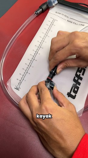 Water bladder ini bisa membawa air dengan mudah dan praktis✅ dengan desain selang yang langsung terhubung dengan kantung penyimpanan hingga 2L loh! Siap untuk petualanganmu berikutnya? 🏕️🚶‍♂️ #MakingInnovationAffordable #camping #outdooradventure #WaterBladder #kantongairportable #Taffware | Taffware Indonesia