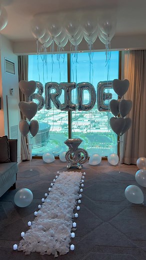 Bride Balloon Decoration.🤍👰‍♀️💍 Are you celebrating your bachelorette party in Las Vegas? Let Nini Luxury Decor make your bridal party unforgettable! 🎉🤍👰‍♀️💍 #bacheloretteparty #bachelorette #bridetobe #bride #bridedecoration #bridalparty #brideroom #brideandgroom #vegasdecor #lasvegasbride #decoratedhotelroom #hotelroomdecor #vegasroomdecor #romanticsurprise