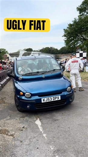 Fiats version of a bus takes on the test hill! #fiat #fiatmultipla #car