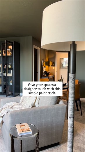 It’s called saturated spaces and it’s all about painting the room one rich, bold hue for instant mood and depth. This design trend has actually been around for a long time and one of those no-fail design tips. Try it in a small space like a game room, office, bedroom—heck, anywhere in the house for that high-end designer feel. Want to know the wall color in this room? It’s called Vintage Vogue by Benjamin Moore. Definitely a top pick for anyone who loves green. 💚 . . . . #spokaneinteriordesign 