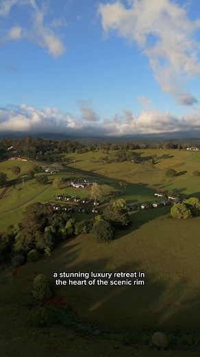 Escape to the Gold Coast Hinterland with a stay at @beechmontestate . 🌿 A scenic 1.5hr drive through rolling hills will bring you right to the doorstep of the World Heritage-listed Lamington National Park. 🏞️ Offering five-star luxury, Beechmont Estate is where nature meets indulgence. The icing on the cake? Paddock Restaurant, serving up an exquisite paddock-to-plate menu that food lovers can’t resist. 🍴🌱 Another hidden gem to add to your list - save this for your next hinterland getaway. �