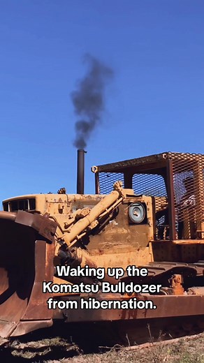 Komatsu D355 Bulldozer Cold Start