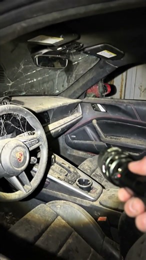 9 Abandoned Cars That Should Be in a Museum 🏛️🚗