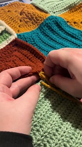 Sewing beautiful granny squares together