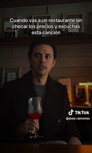 Comedia en Restaurante: La Música de la Sorpresa