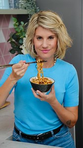 346 reactions · 22 shares | Crispy ️ Oil - ohne geht bei mir aktuell gar nichts mehr! Ich zeige Euch, wie ihr ganz einfach gaaaaanz viel davon machen könnt! Günstiger und leckerer als gekauft! Das Rezept dazu gibts auf meiner Seite felicitasthen.de —> Speicher Dir das Reel für mein  und 李 | Felicitas Then | Facebook