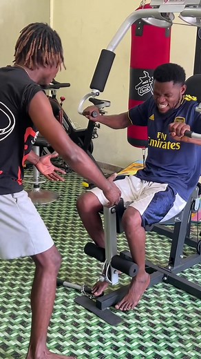 Building Six Packs with a Gym Couch