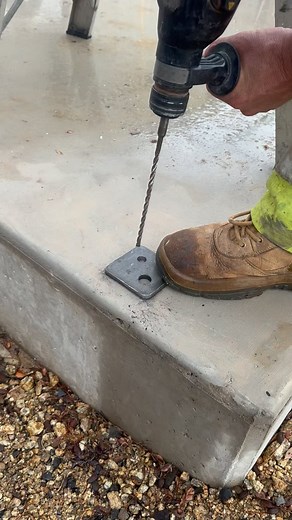 Hidden post fixings. #post #steel #bolts #fixing #weld #frame #custombuilder #walshconstructionsptyltd | Walsh Constructions Pty Limited