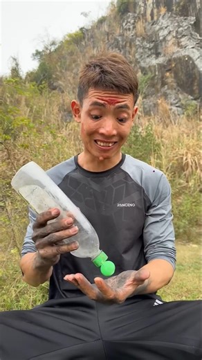 How to Stay Clean Without Soap in theWilderness | Survival Tips#shorts