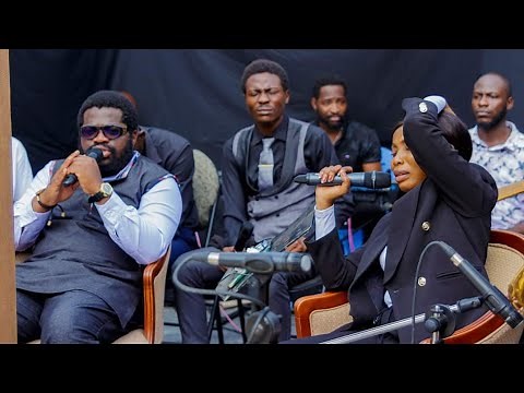 Fr Emmanuel Musongo dans Medley nkolo Oyebi motema+yo nde nioso na luka na vie feat yasmine Nsimba
