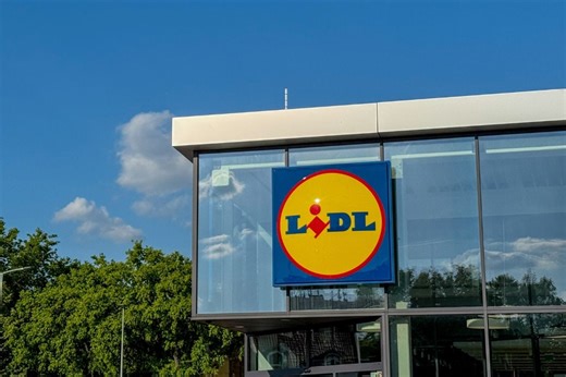 This £22.99 cordless steam iron from Lidl is making Sunday night ironing so much easier for parents - Netmums